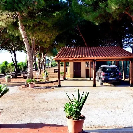 Maria Villa *